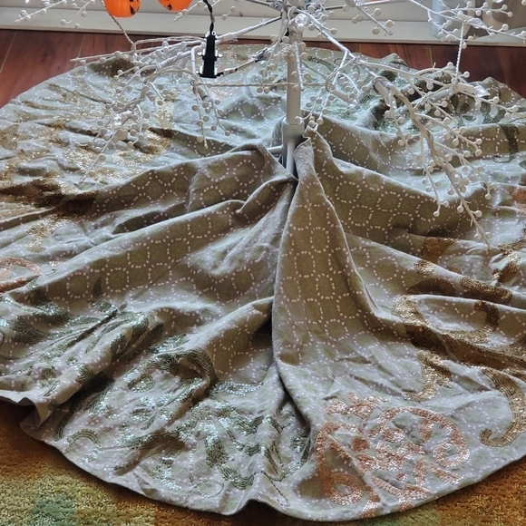 Anthropologie Linen Blend Sequin 60" Round Boho Christmas Tree Skirt Khaki Green - Picture 2 of 12